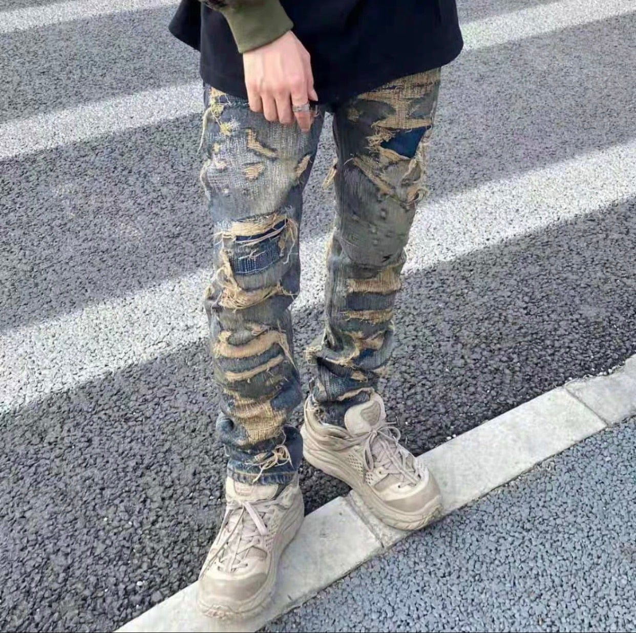 Men's Embroidered patch  jeans